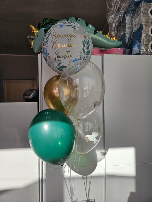 Bukiet balonów na Pierwszą Komunię Świętą biel, zieleń i złoto z HELEM i wstążką