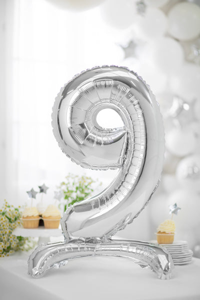 Stojący balon foliowy Cyfra 70cm, srebrny, różne warianty (0-9)