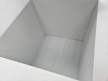 Pudełko prezentowe kartonowe białe 50x50x50 cm z dwoma satynowymi wstążkami