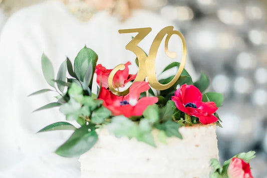 Topper na tort ''30'', złoty, 20.5cm (1 op. / 1 szt.)